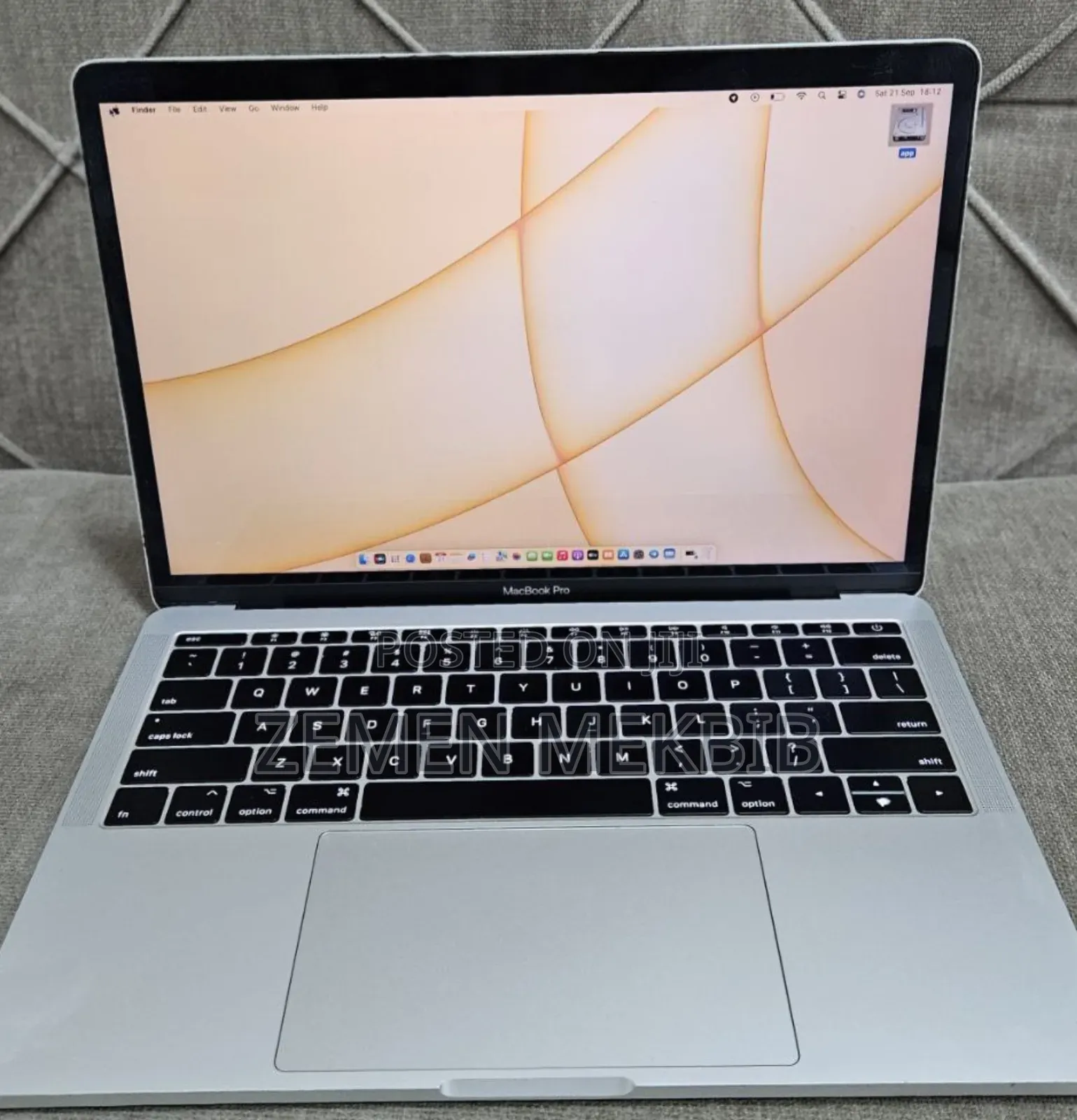 New Laptop Apple MacBook Pro 2017 8GB Intel Core I5 SSD 128GB