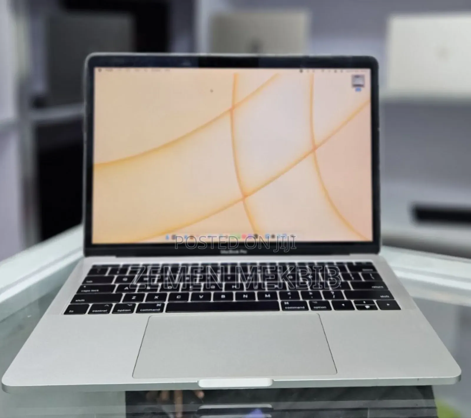 New Laptop Apple MacBook Pro 2017 8GB Intel Core I5 SSD 128GB