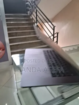 Photo - New Laptop Apple MacBook Pro 2019 32GB Intel Core I9 SSD 1T