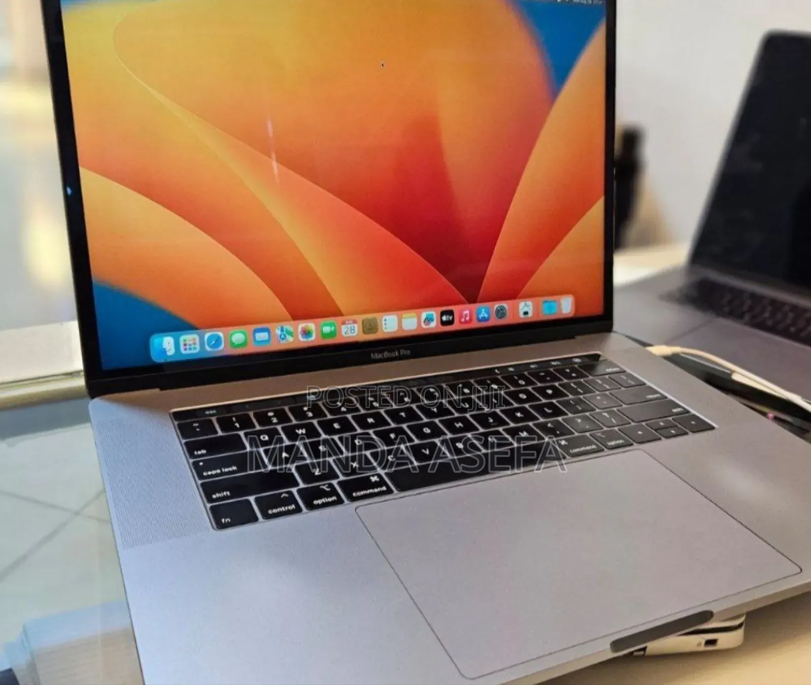 New Laptop Apple MacBook Pro 2018 16GB Intel Core I9 SSD 1T