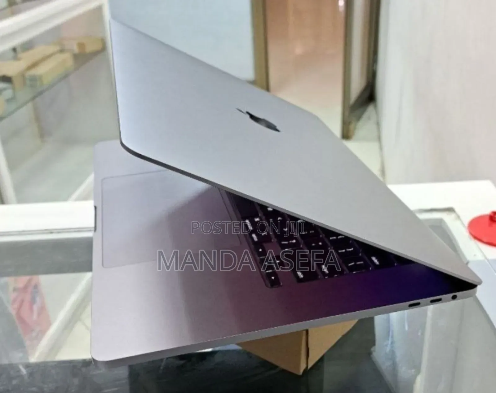 New Laptop Apple MacBook Pro 2018 16GB Intel Core I9 SSD 1T