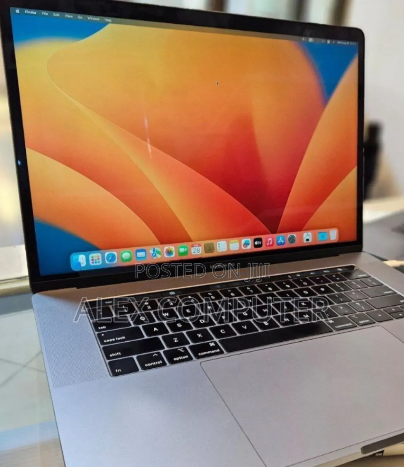 New Laptop Apple MacBook Pro 2018 32GB Intel Core I9 SSD 512GB