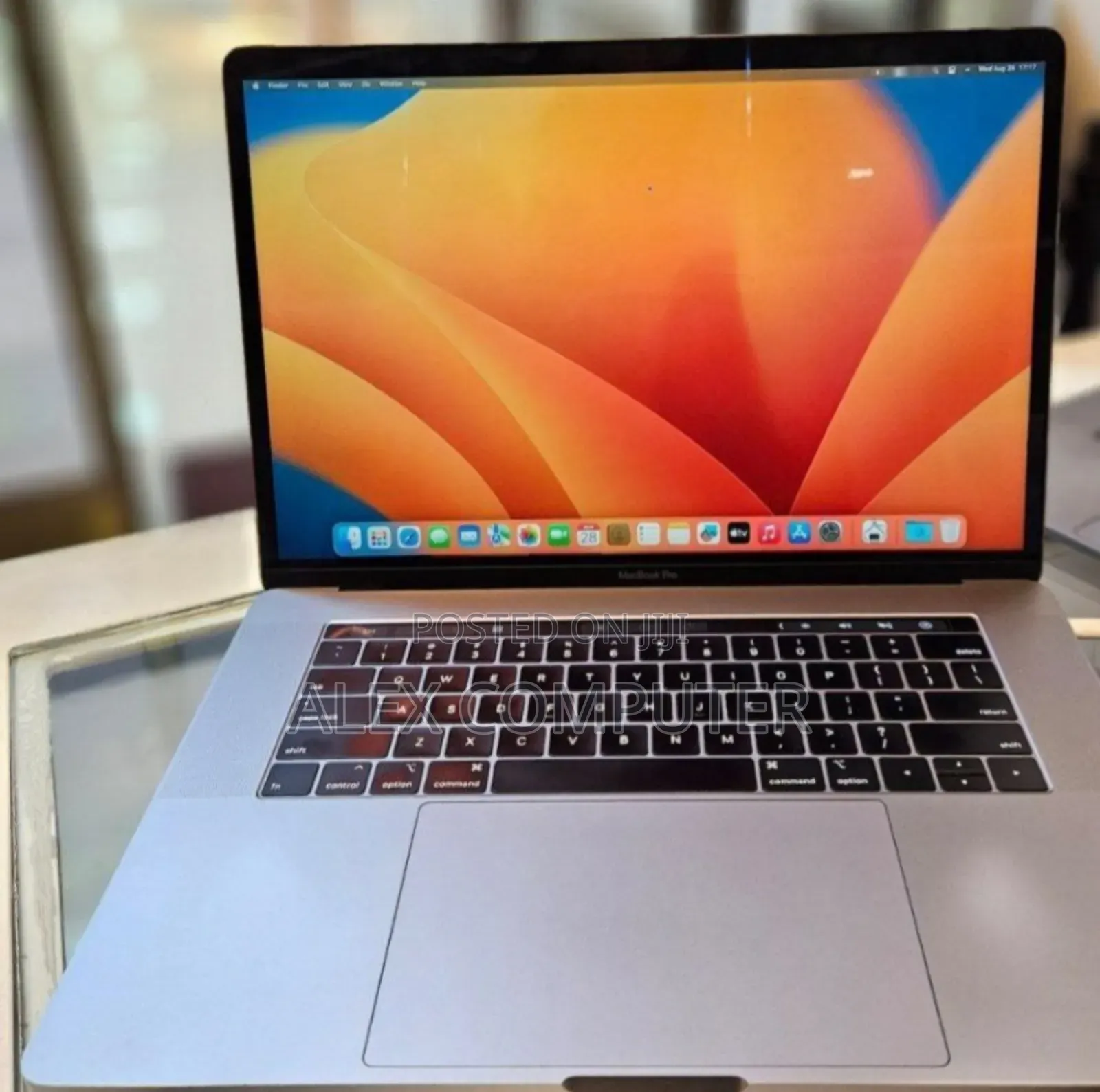 New Laptop Apple MacBook Pro 2018 32GB Intel Core I9 SSD 512GB