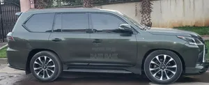 Lexus LX 2021 Green
