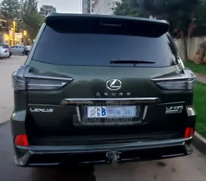 Lexus LX 2021 Green