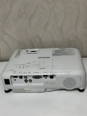 Epson EB S05 Projector