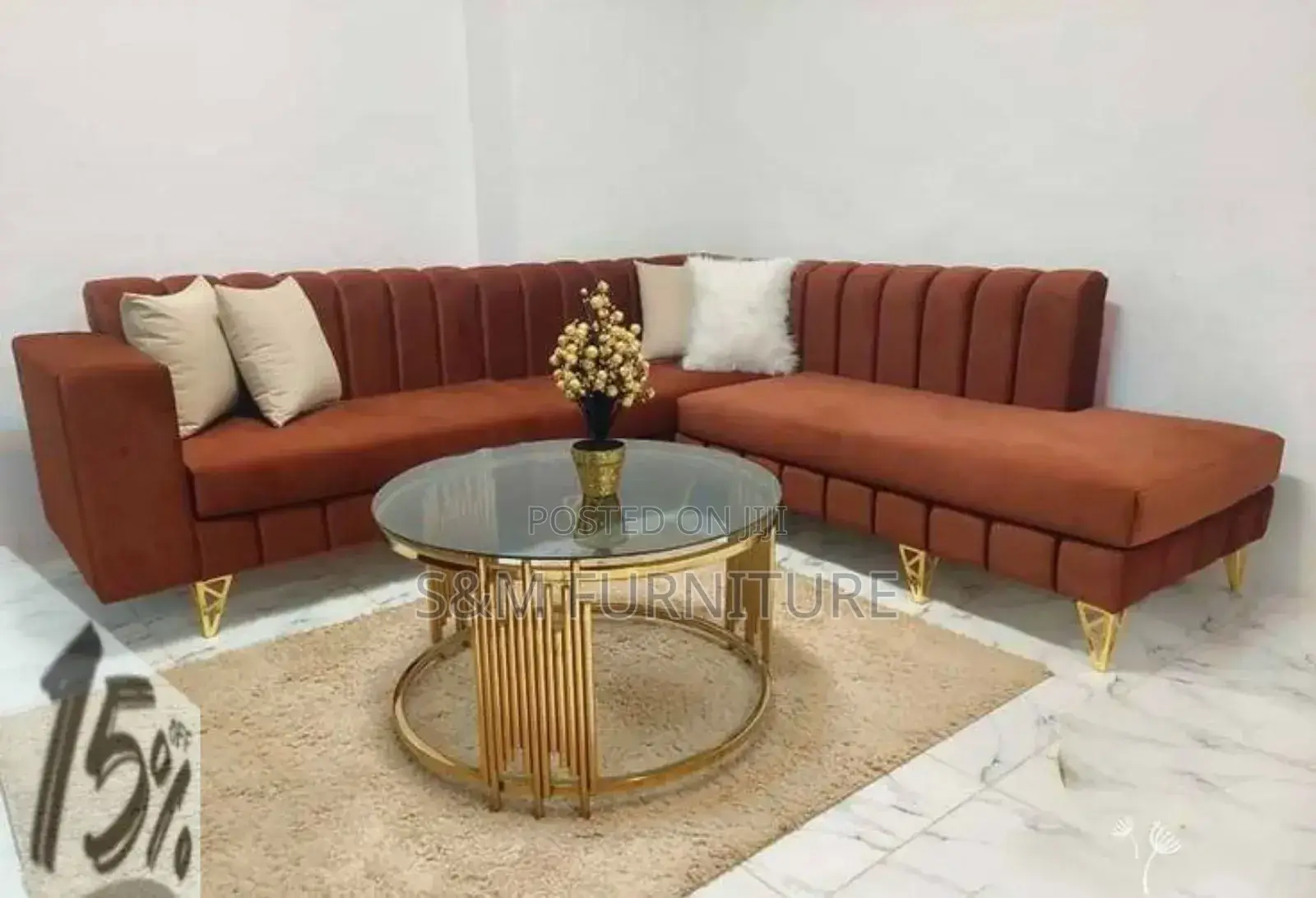 Stylish Day Bed Sofa With Aluminium Sofa Legs