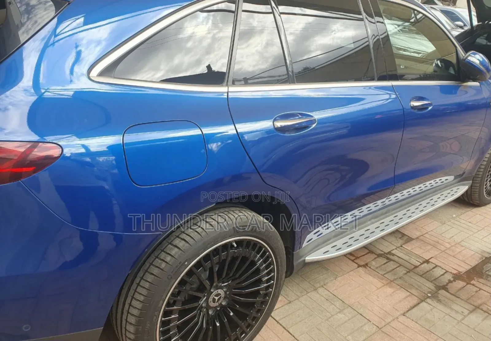 New Mercedes-Benz E400 2023 Blue