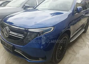 New Mercedes-Benz E400 2023 Blue