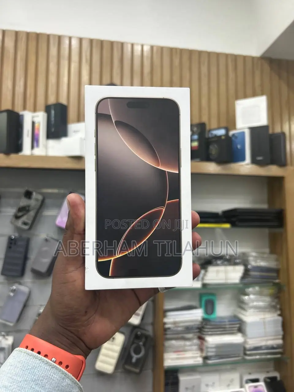 New Apple iPhone 16 Pro Max 256 GB Gold