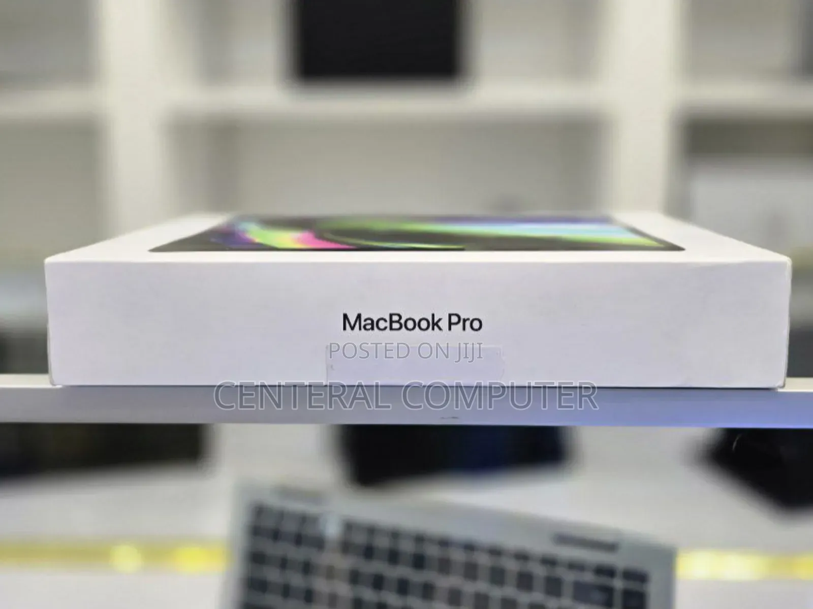 New Laptop Apple MacBook Pro 2022 M2 8GB Apple M2 SSD 256GB