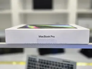 New Laptop Apple MacBook Pro 2022 M2 8GB Apple M2 SSD 256GB