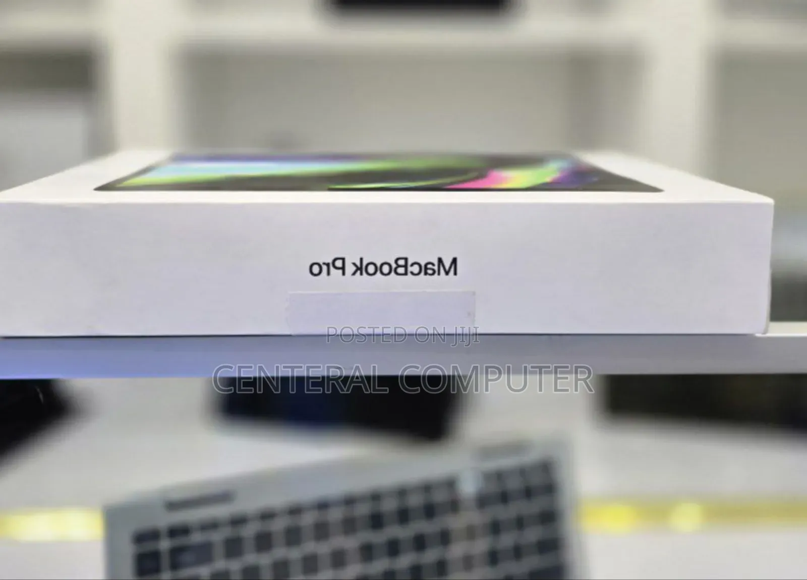 New Laptop Apple MacBook Pro 2022 M2 8GB Apple M2 SSD 256GB