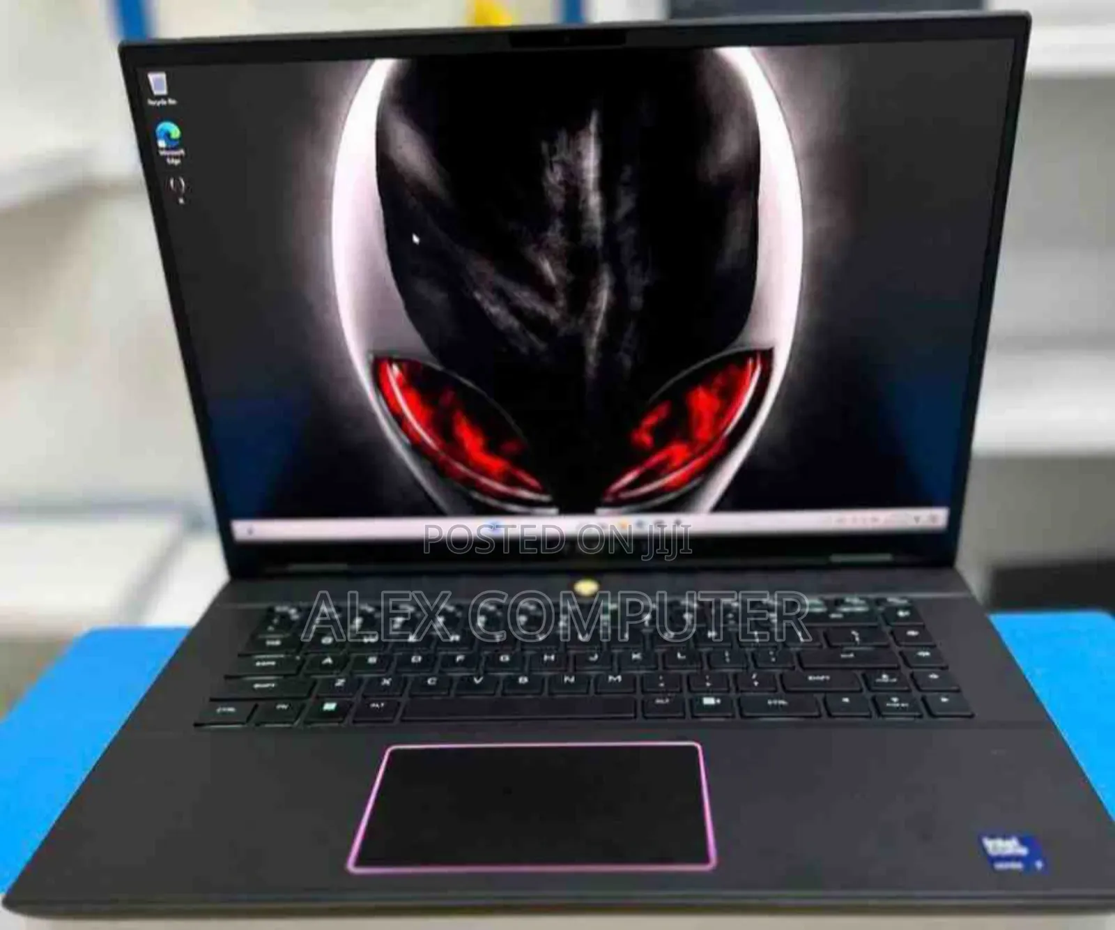 New Laptop Alienware M17x R2 16GB Intel Core I7 SSD 1T