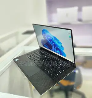 New Laptop Dell XPS 15 8GB Intel Core I7 SSD 512GB
