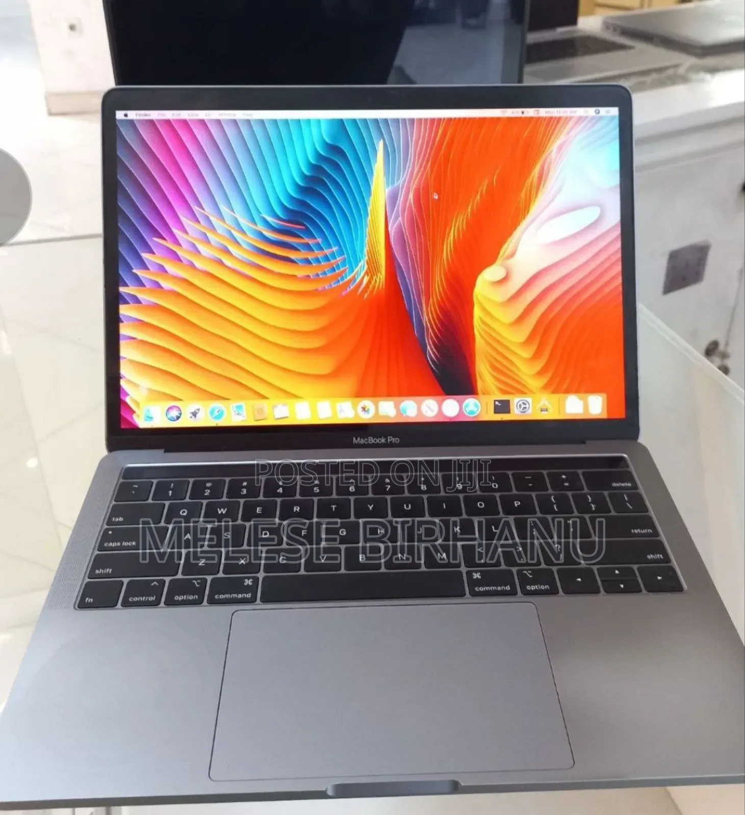 New Laptop Apple MacBook Pro 2018 8GB Intel Core I5 SSD 512GB