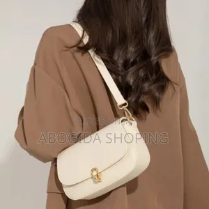 Photo - This Handbag Makes You Happy,