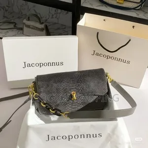 Photo - This Is a Handbag That Speaks Volumes About You