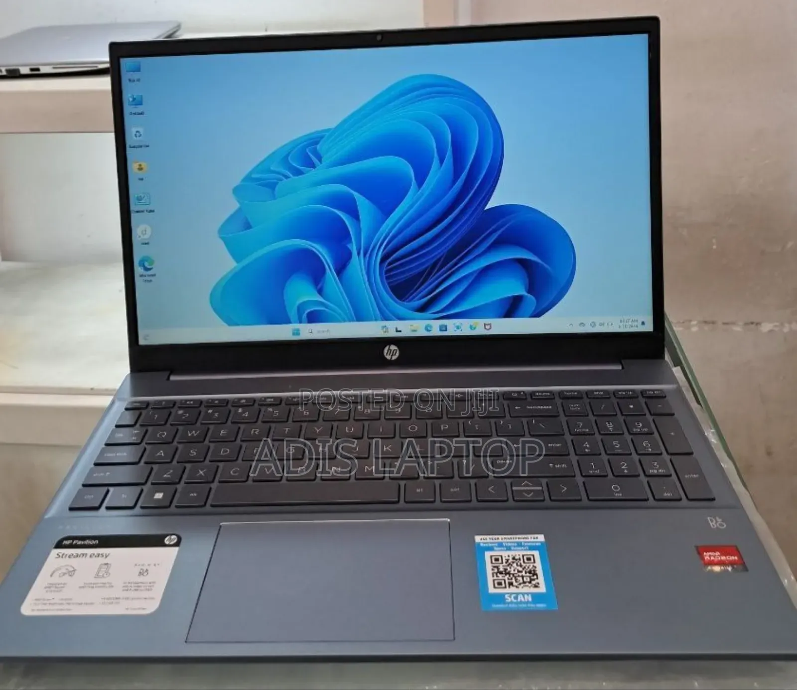 New Laptop HP Pavilion 10 8GB AMD Ryzen 5 SSD 512GB