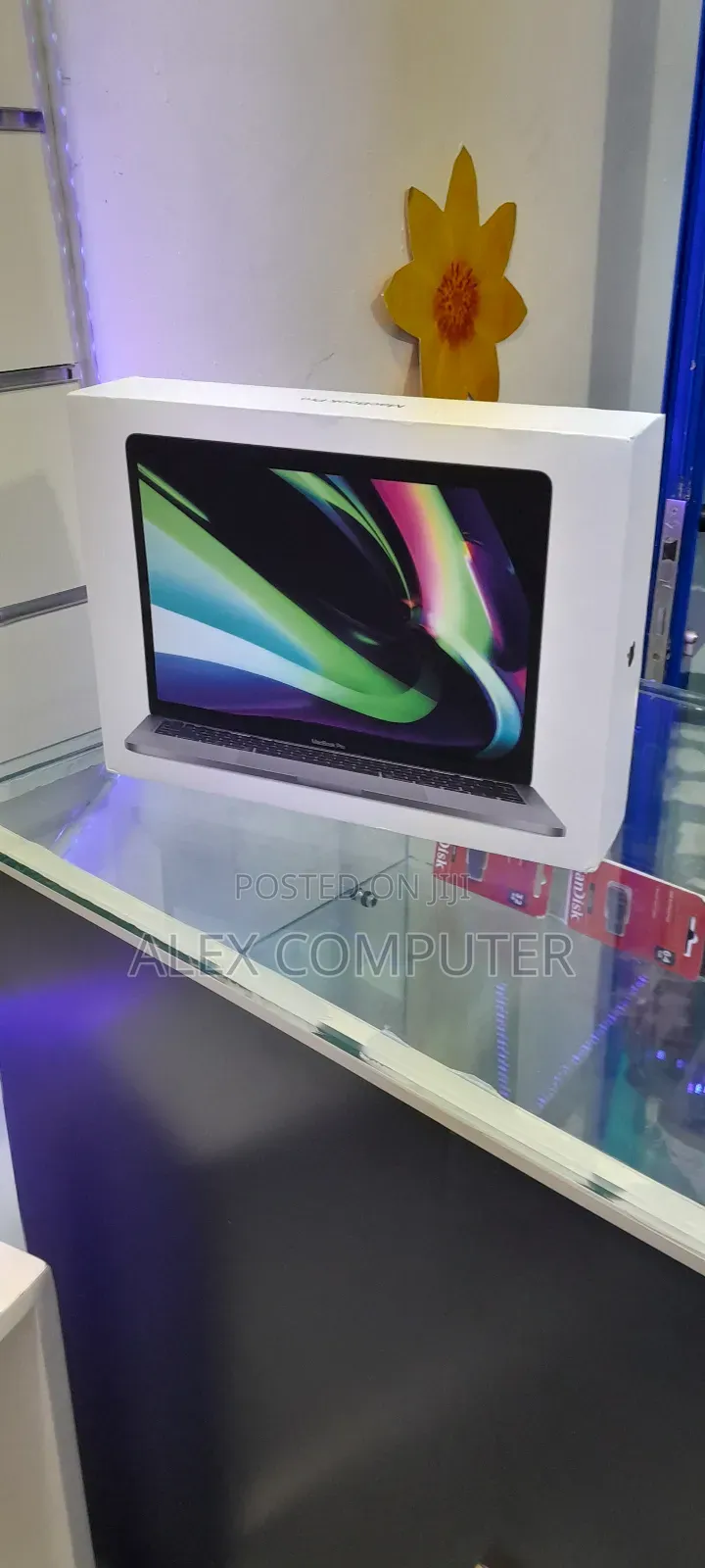 New Laptop Apple MacBook Pro M1 8GB Apple M1 SSD 256GB