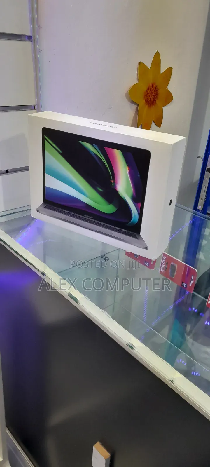 New Laptop Apple MacBook Pro M1 8GB Apple M1 SSD 256GB