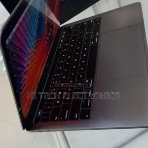 New Laptop Apple MacBook Pro 2018 8GB Intel Core I5 SSD 512GB