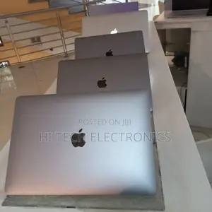 New Laptop Apple MacBook Pro 2018 8GB Intel Core I5 SSD 512GB