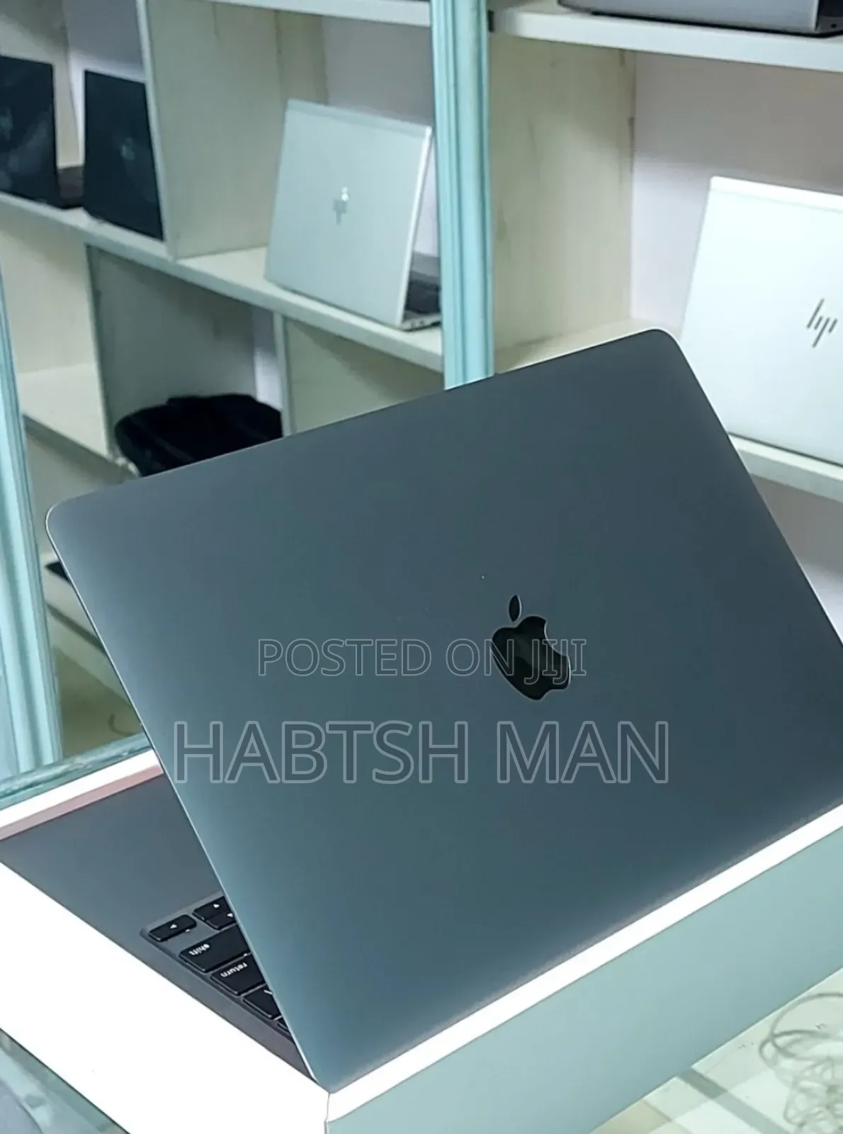 New Laptop Apple MacBook Pro M1 8GB Apple M1 Pro SSD 256GB