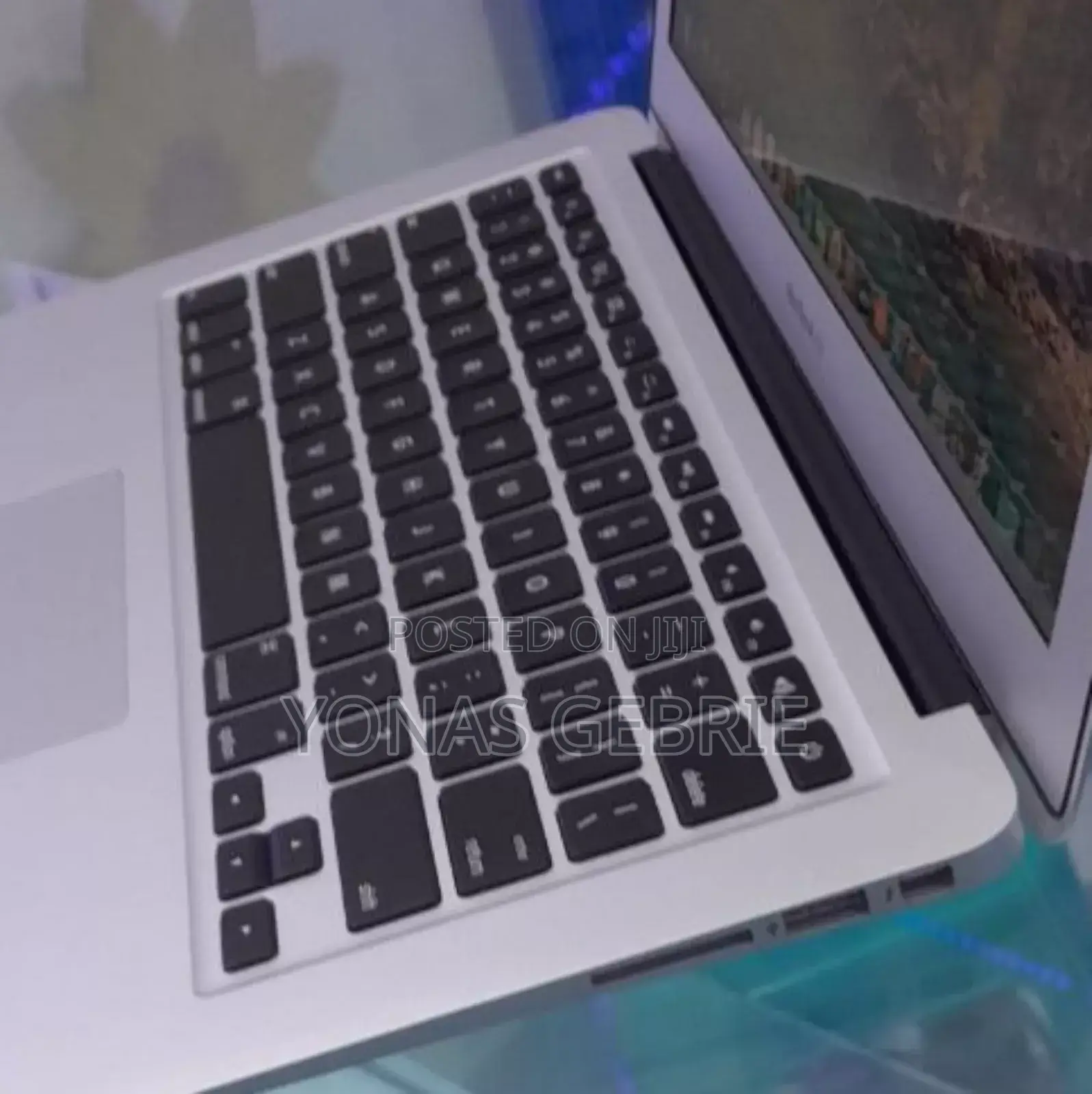 New Laptop Apple MacBook Air 2015 8GB SSD 128GB