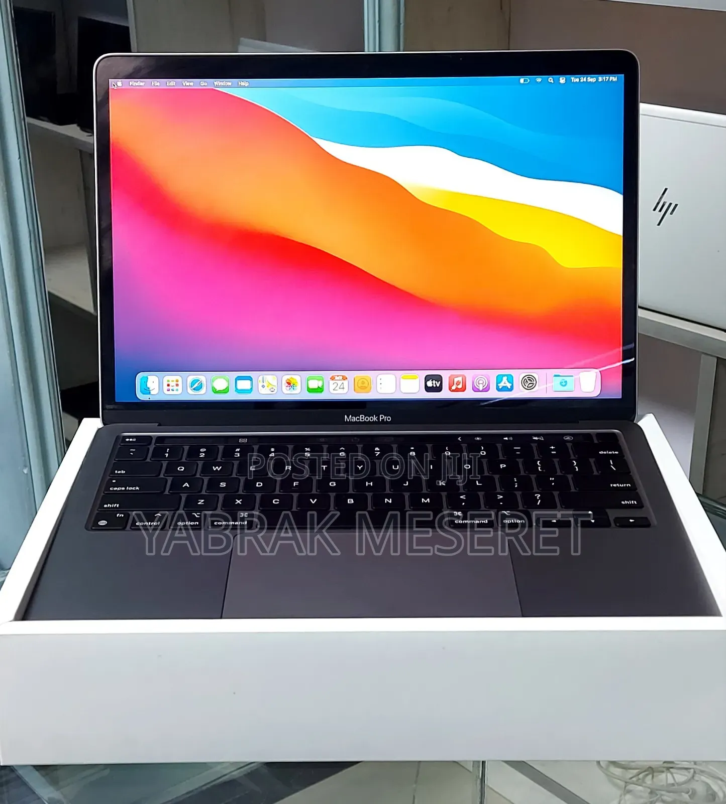 New Laptop Apple MacBook Pro 2020 M1 8GB Apple M1 Pro SSD 256GB