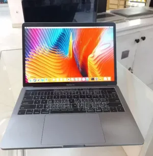 New Laptop Apple MacBook Pro 2018 8GB Intel Core i5 SSD 512GB