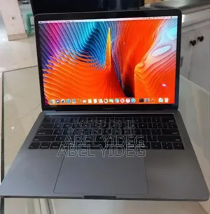 New Laptop Apple MacBook Pro 2018 8GB Intel Core i5 SSD 512GB