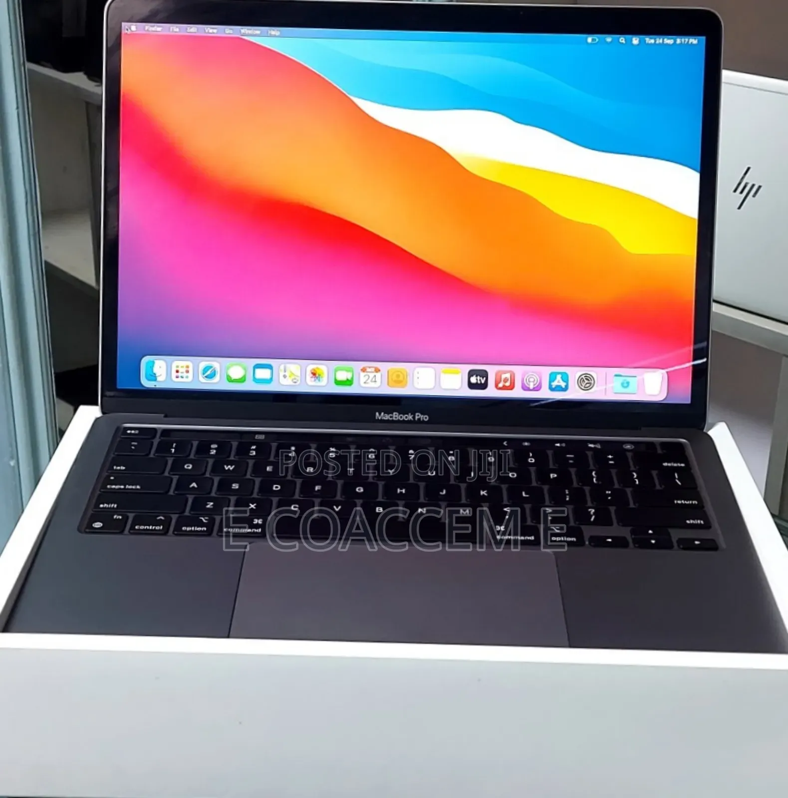 New Laptop Apple MacBook 8GB Apple M1 Pro SSD 256GB
