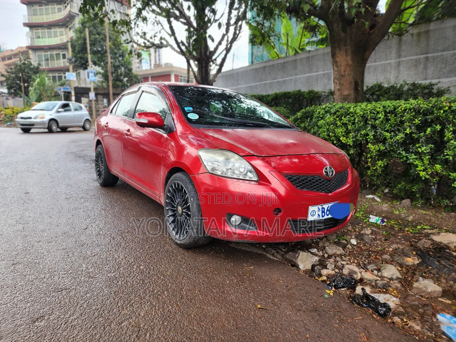 Toyota Yaris Base Sedan 4dr 2010 Red
