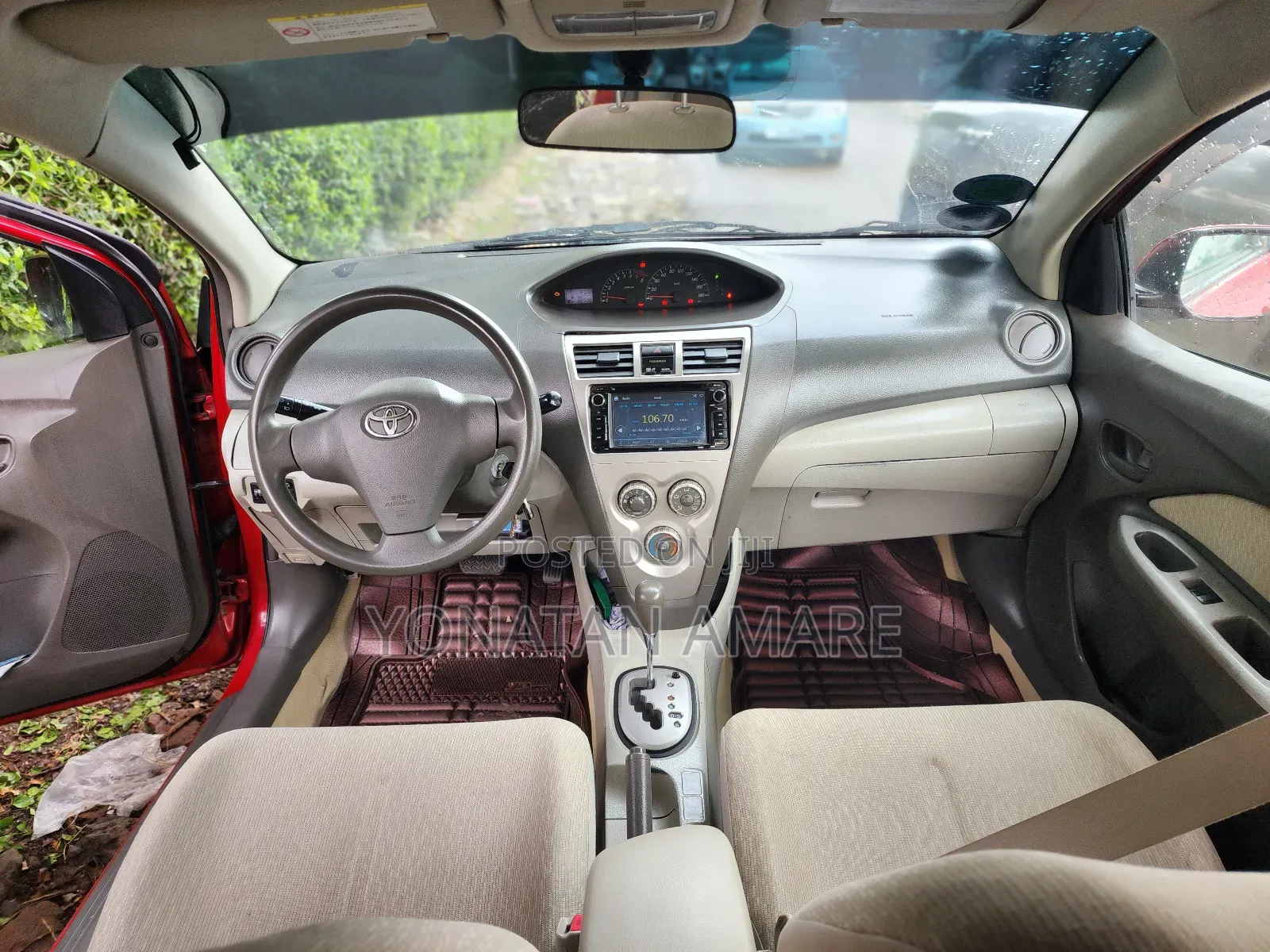 Toyota Yaris Base Sedan 4dr 2010 Red