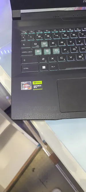New Laptop MSI GF63 16GB AMD Ryzen 7 SSD 512GB