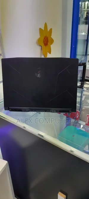 New Laptop MSI GF63 16GB AMD Ryzen 7 SSD 512GB