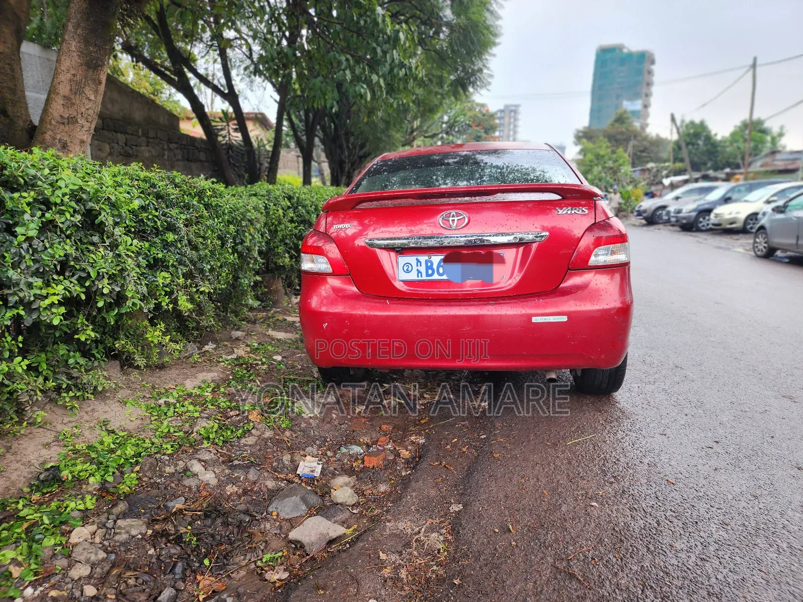 Toyota Yaris Base Sedan 4dr 2010 Red