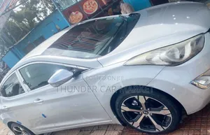 Photo - Hyundai Elantra 2012 Silver