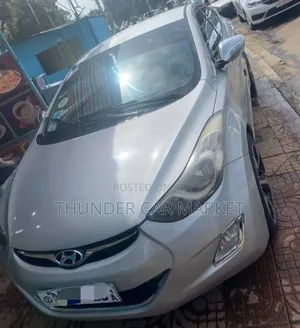 Hyundai Elantra 2012 Silver