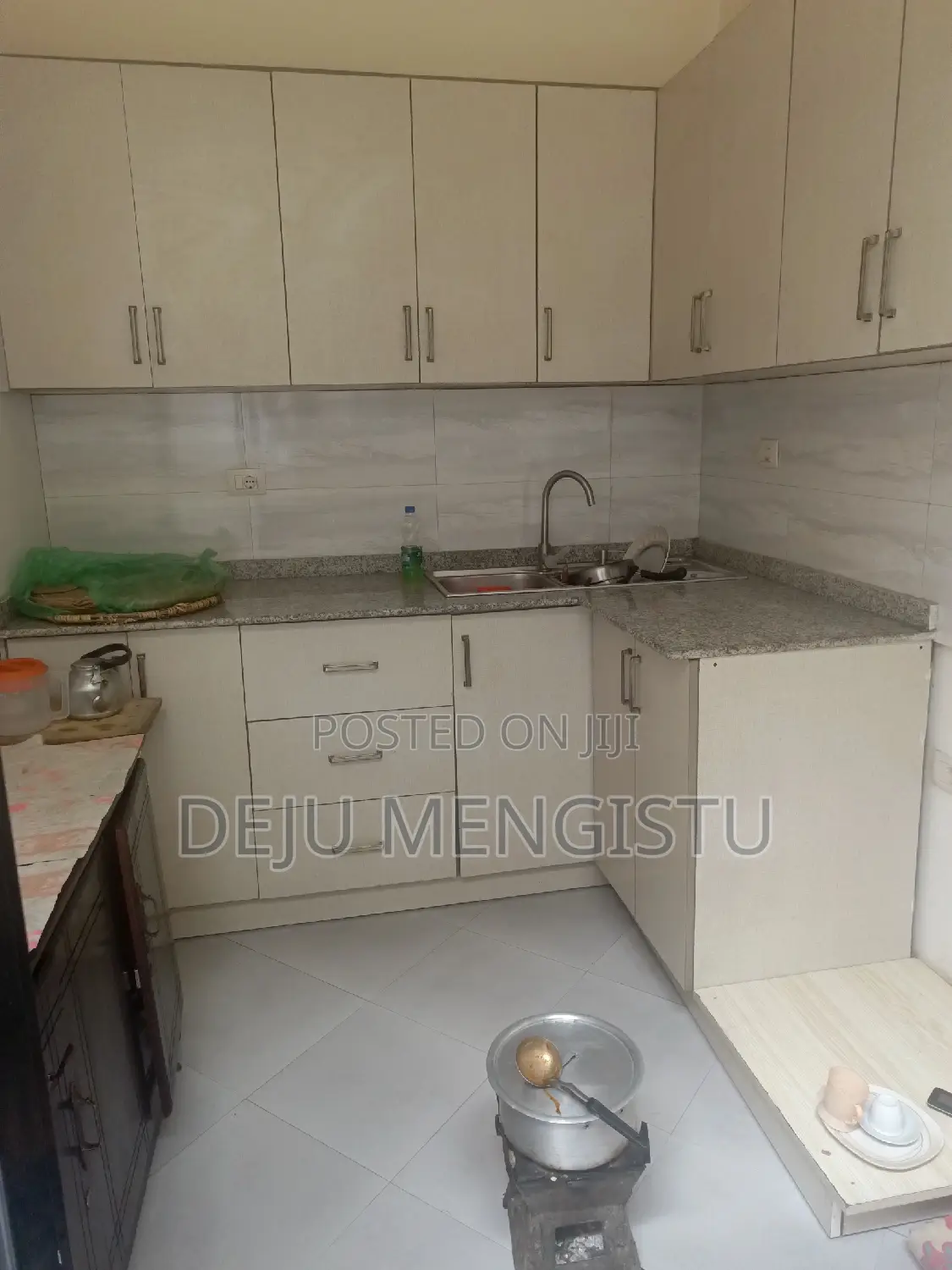 4bdrm Villa in ሰባ ሁለት, Bole for rent