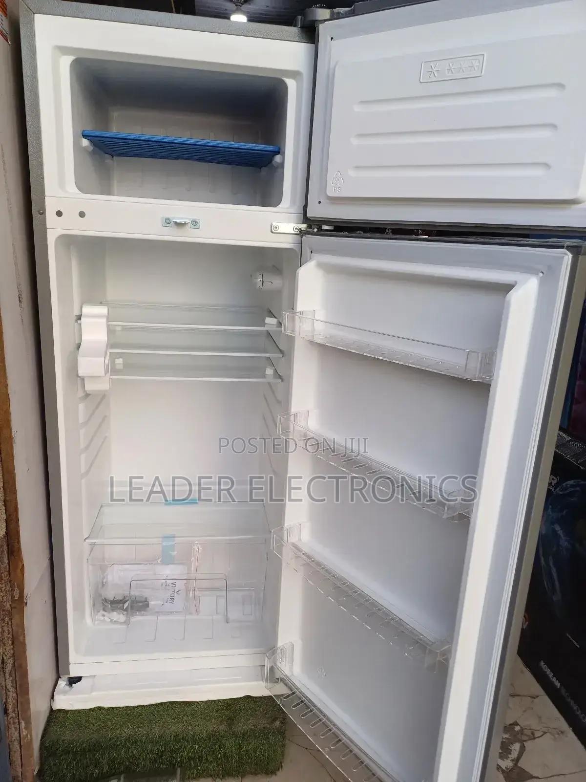 Victory Refrigerator 350