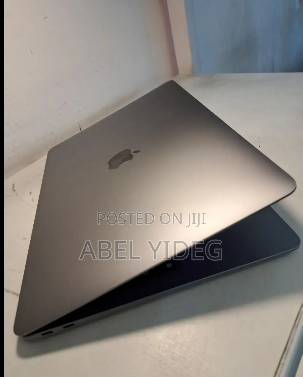 New Laptop Apple MacBook Air 2020 M1 8GB Apple M1 SSD 256GB