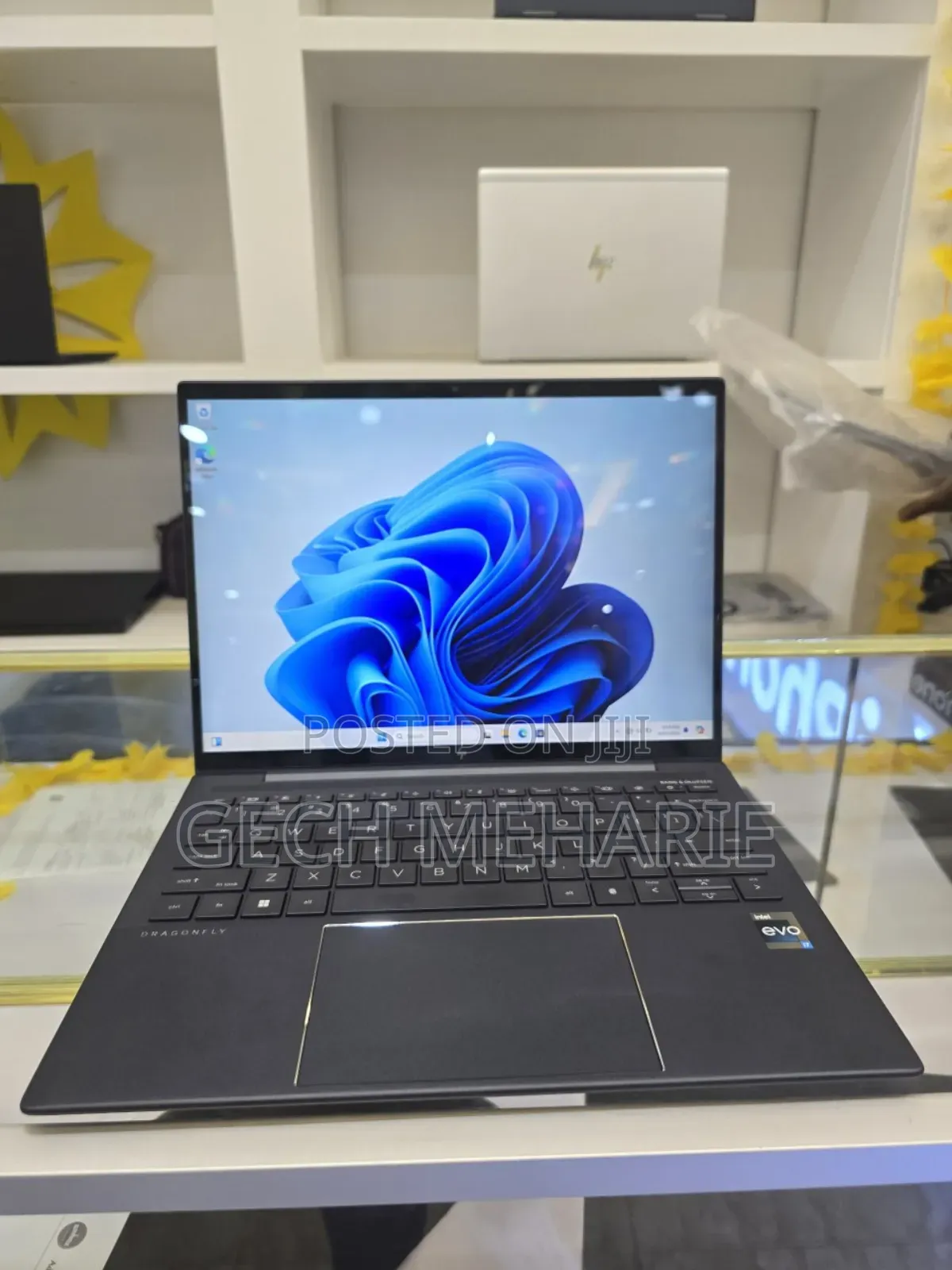 New Laptop HP Dragonfly Folio 16GB Intel Core I7 SSD 512GB