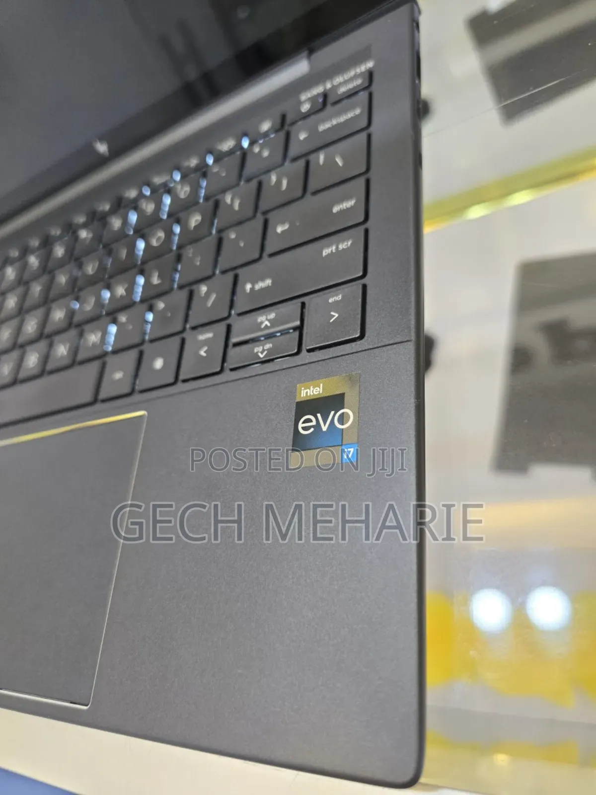 New Laptop HP Dragonfly Folio 16GB Intel Core I7 SSD 512GB