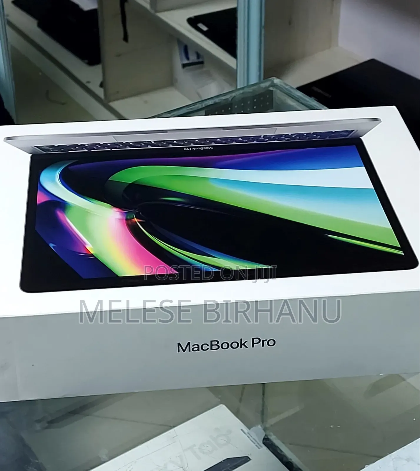 New Laptop Apple MacBook Pro 2020 M1 8GB Apple M1 SSD 256GB