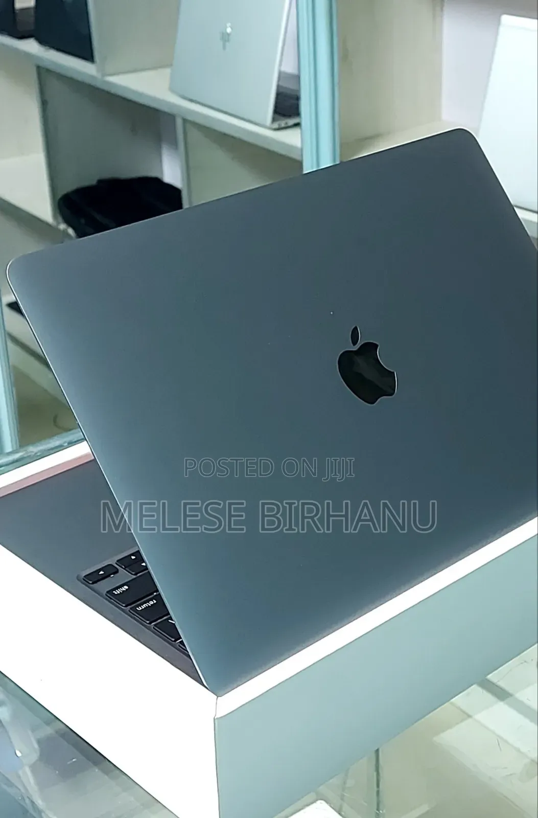 New Laptop Apple MacBook Pro 2020 M1 8GB Apple M1 SSD 256GB