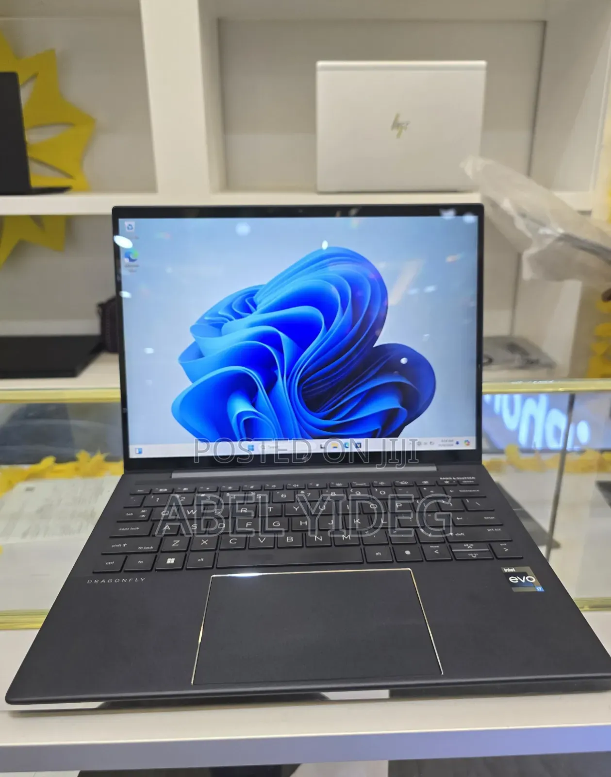 New Laptop HP Dragonfly G4 16GB Intel Core I7 SSD 512GB