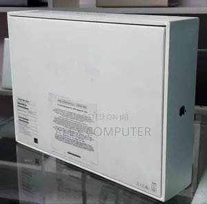 New Laptop Apple MacBook Pro 2020 M1 8GB Apple M1 Pro SSD 256GB