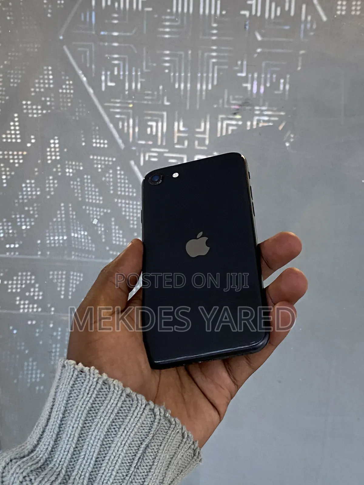 New Apple iPhone SE (2020) 64 GB Black